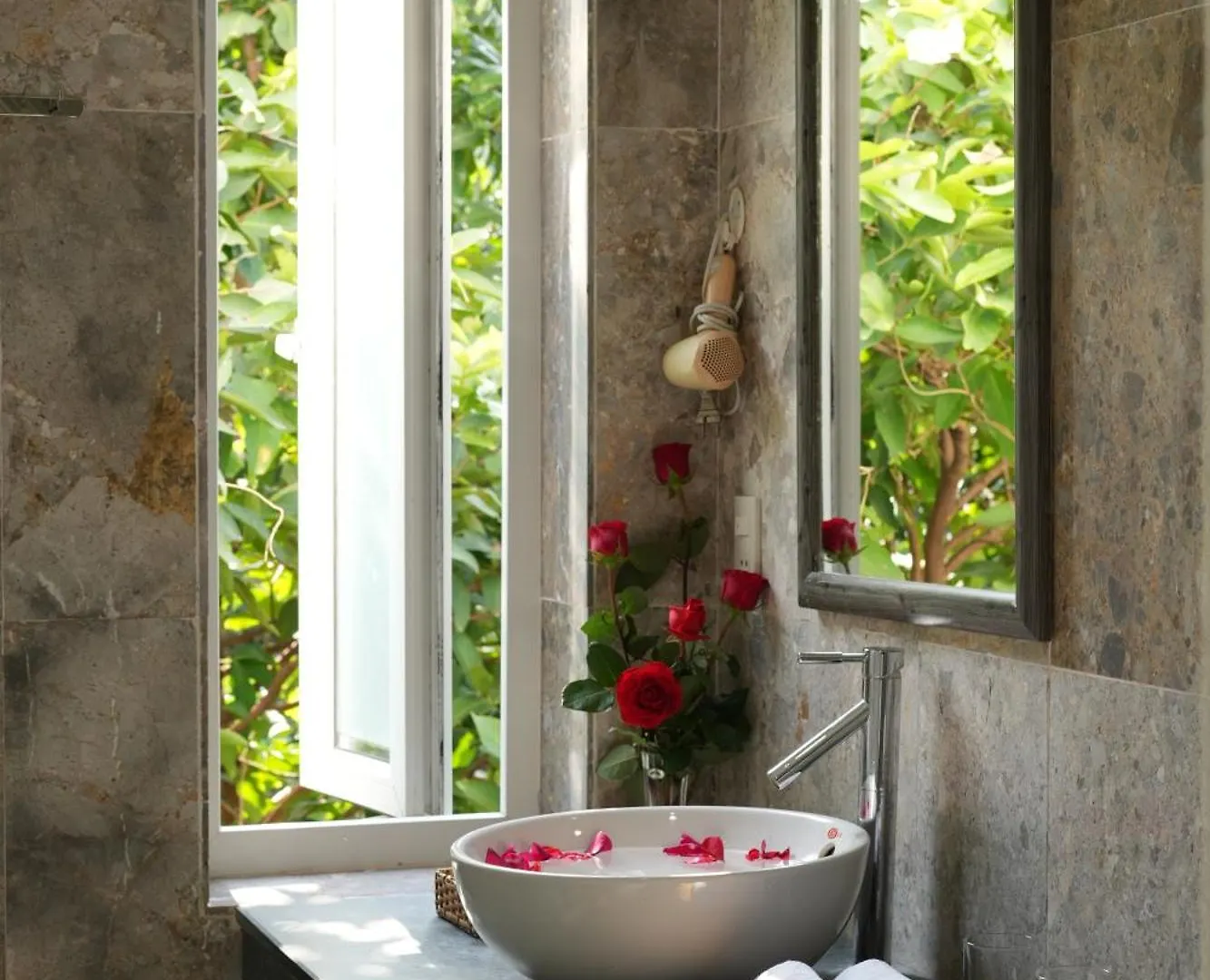 Tranquil Lucky Leaf Villa Hoi An Vietnam